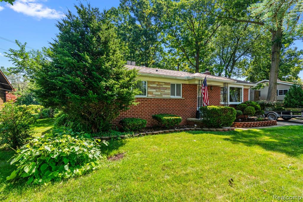 750 N Hagadorn Street, South Lyon, MI 48178 — Photo 20