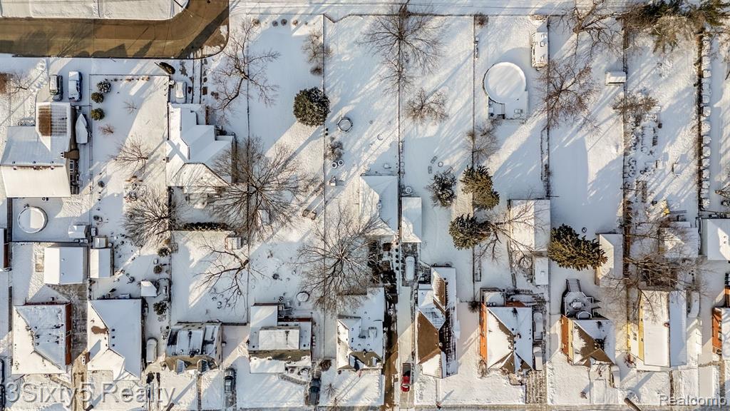 744 RIVERBANK Street, Wyandotte, MI 48192 — Photo 56