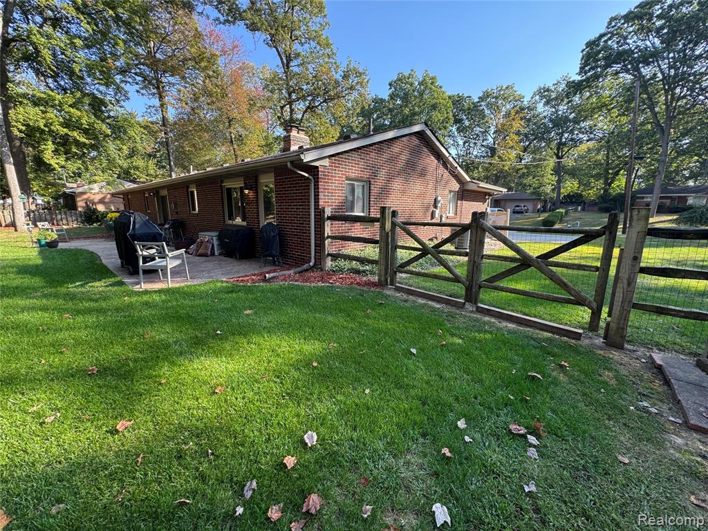 7665 Apache Trail Road, Temperance, MI 48182 — Photo 32