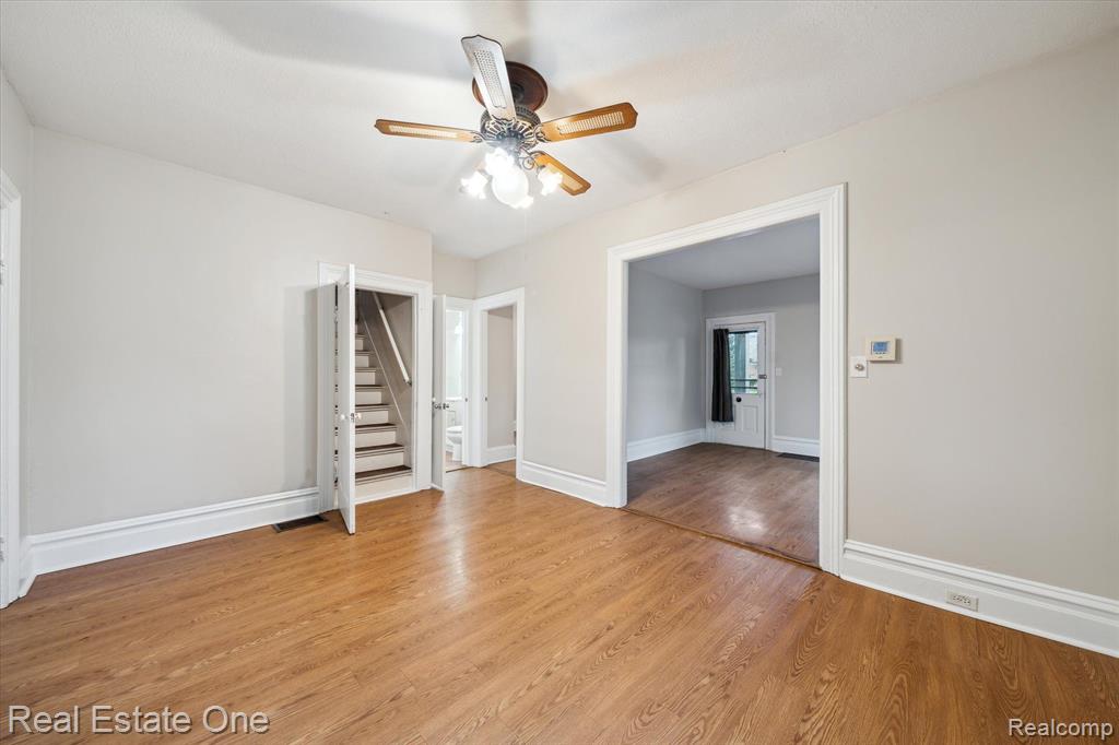 95 N WASHINGTON Street, Oxford, MI 48371 — Photo 13