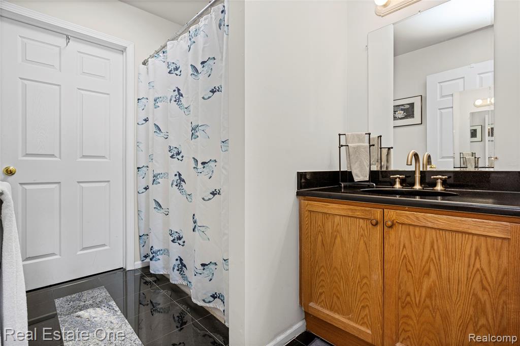 344 N Lake Angelus Road, Auburn Hills, MI 48326 — Photo 27