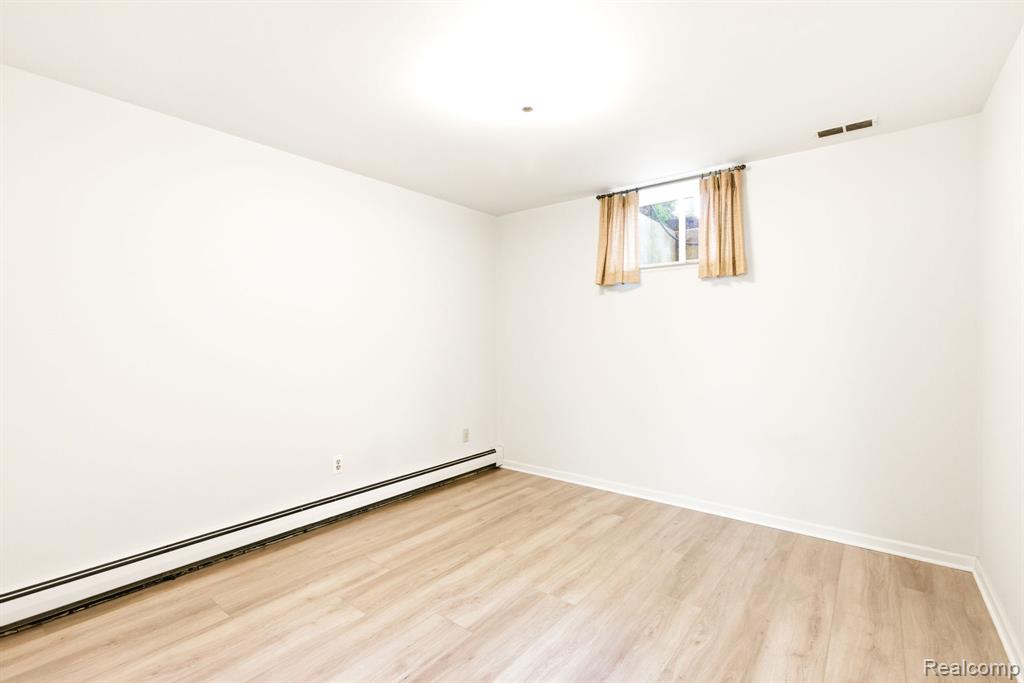 5208 N Hillcrest Drive, MI 48049 — Photo 27