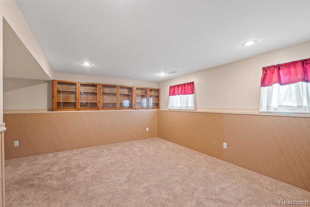749 Mariday Street, Lake Orion, MI 48362 — Photo 19