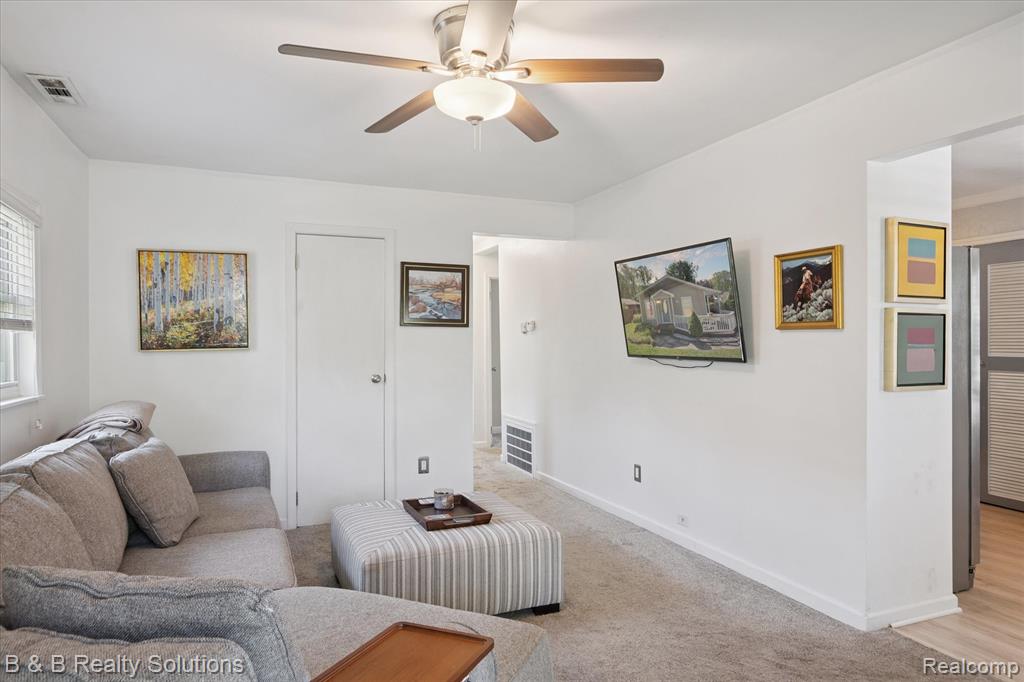 4065 Rosemound Avenue, Waterford, MI 48329 — Photo 12