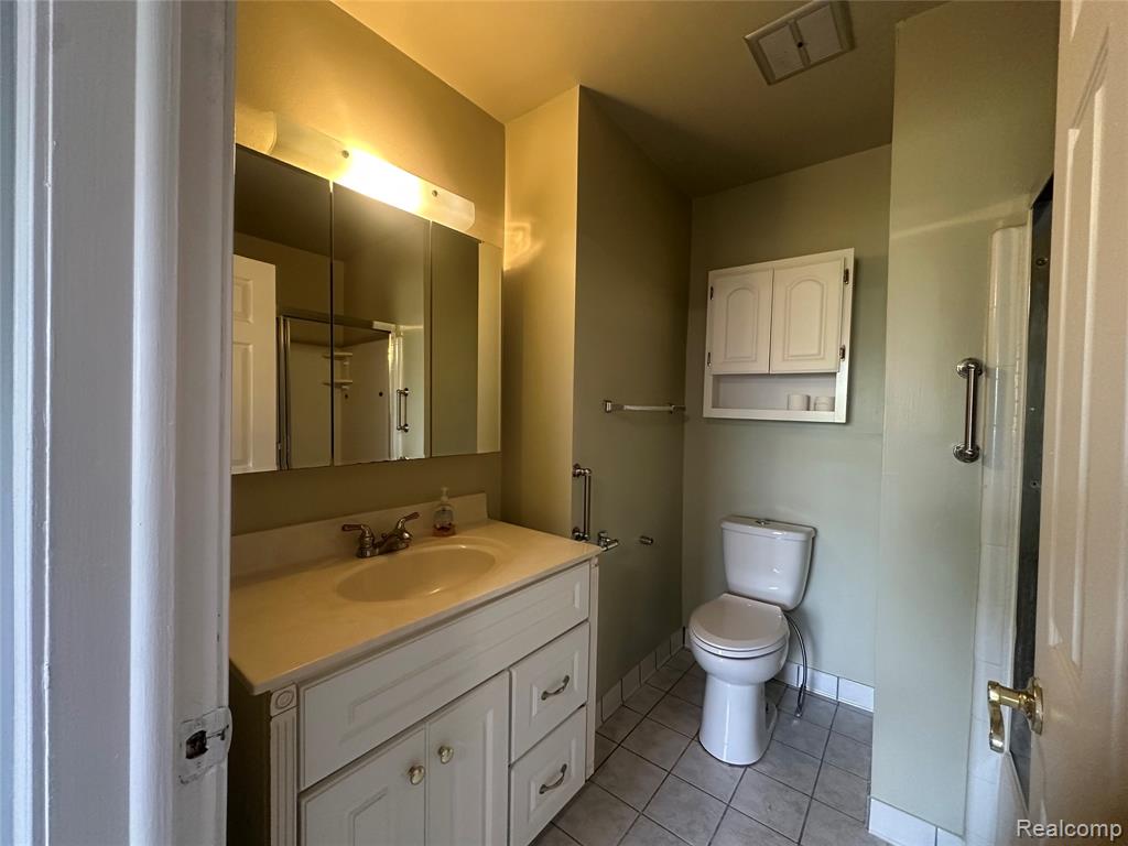 509 E University Drive, Rochester, MI 48307 — Photo 12