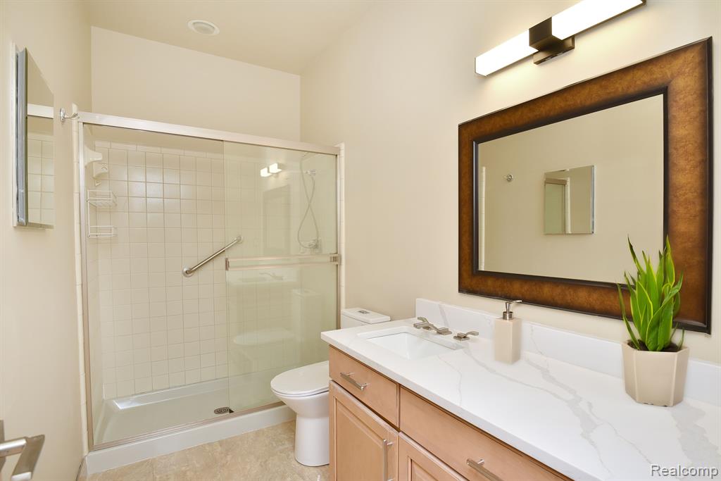 29439 LAUREL Drive, Farmington Hills, MI 48331 — Photo 23