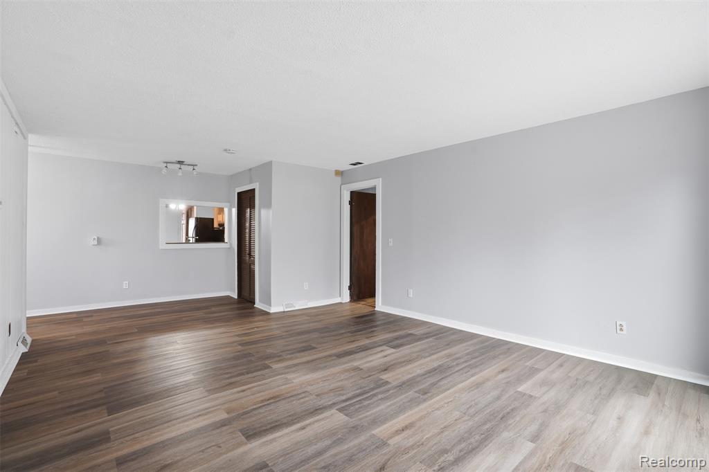 1028 Carlton Drive, Milan, MI 48160 — Photo 19