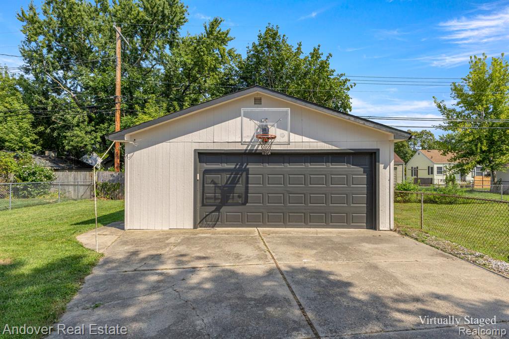 30924 Barton Street, Garden City, MI — Photo 28