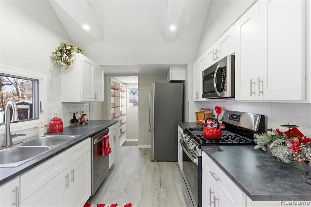 17714 Salem Street, Detroit, MI 48219 — Photo 9