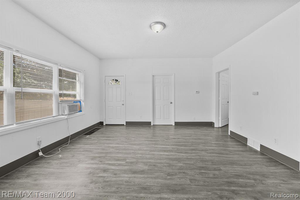 8849 OLIVET Street, Detroit, MI 48209 — Photo 7