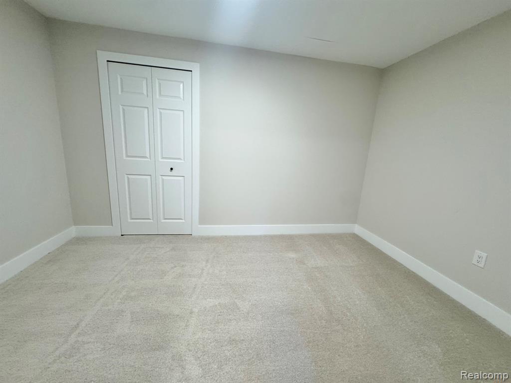 5616 Hillcrest Circle W, West Bloomfield, MI — Photo 33