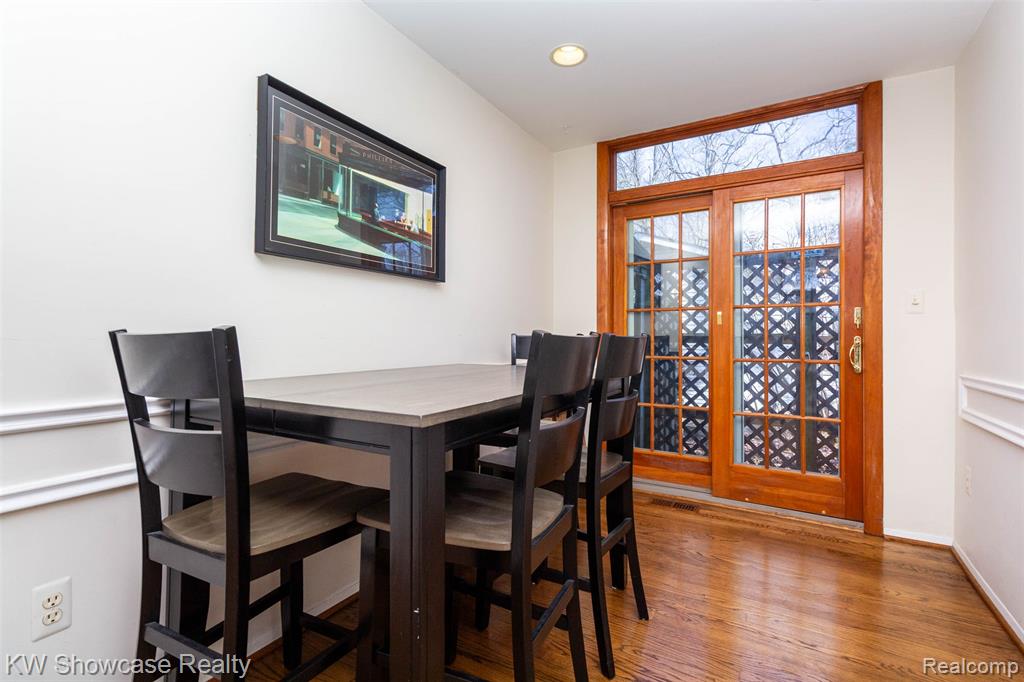 580 Elkinford Drive, White Lake, MI 48383 — Photo 17