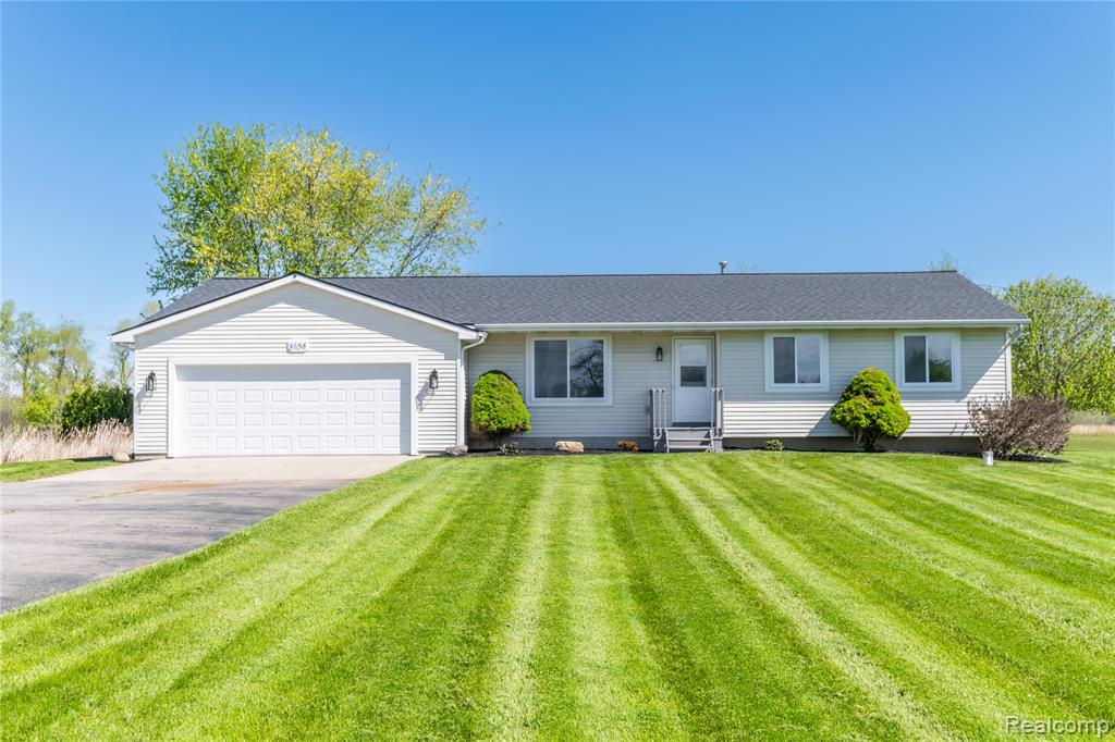 3104 W Baldwin Road, Grand Blanc, MI 48439 — front exterior