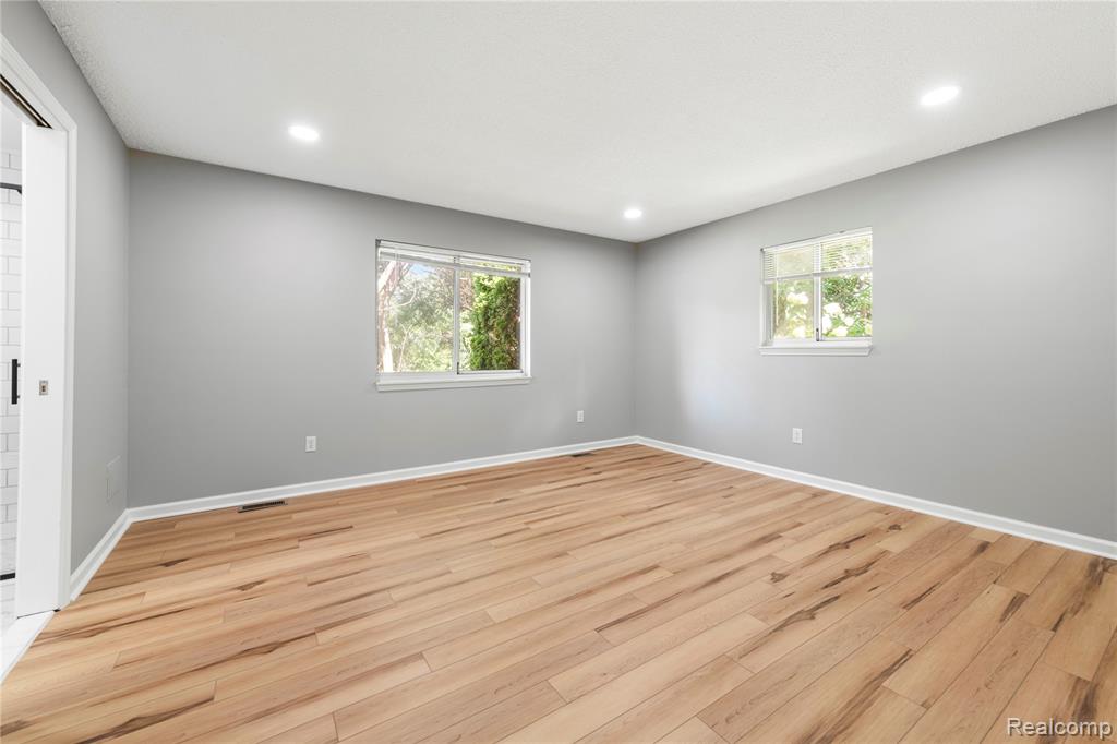 9662 Waterway Drive, Grosse Ile, MI 48138 — Photo 25