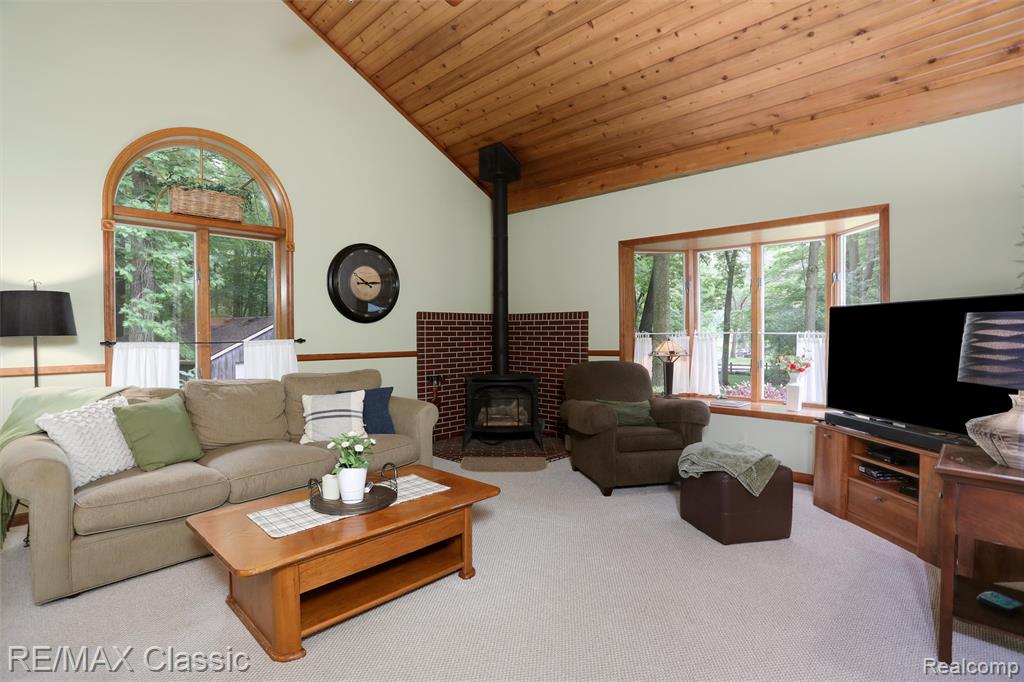 45100 Thornapple Lane, Northville, MI 48168 — Photo 17
