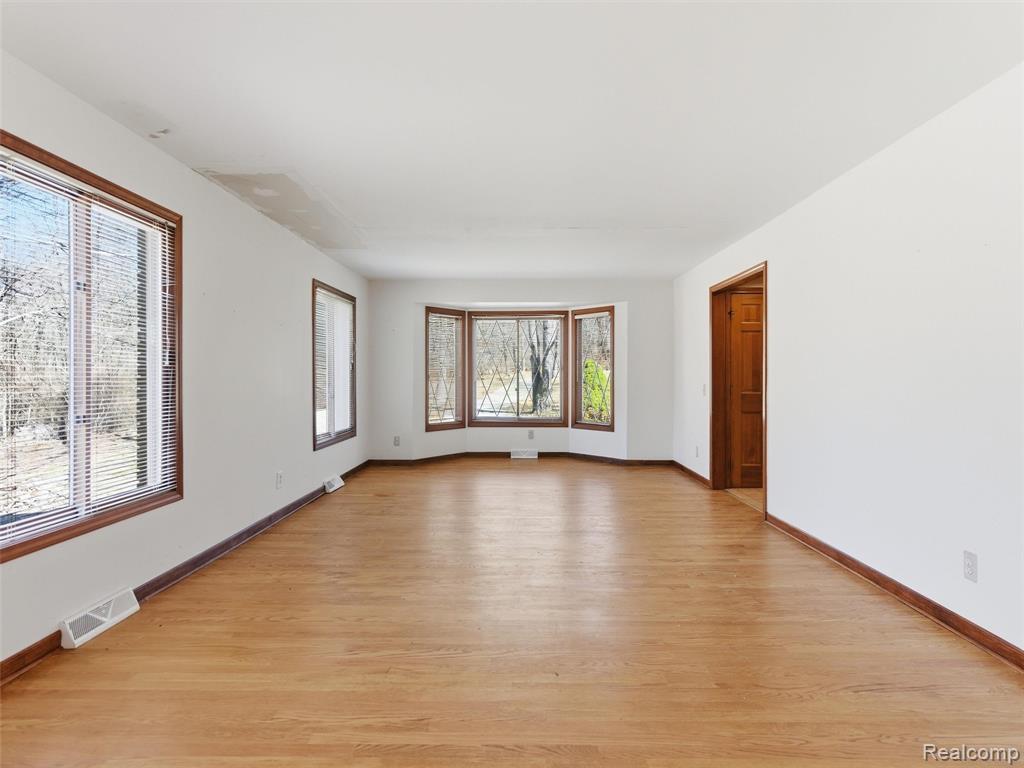 6400 Bridle Lane, Highland, MI 48356 — Photo 15