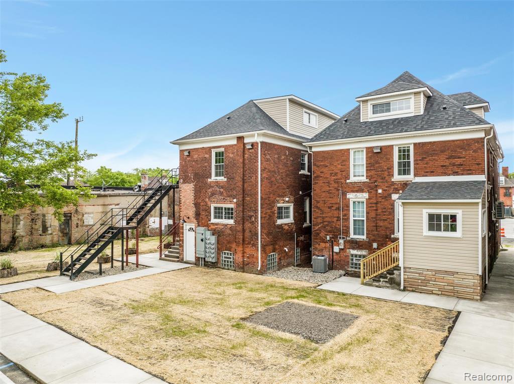 95 E Euclid Street, Detroit, MI 48202 — Photo 12