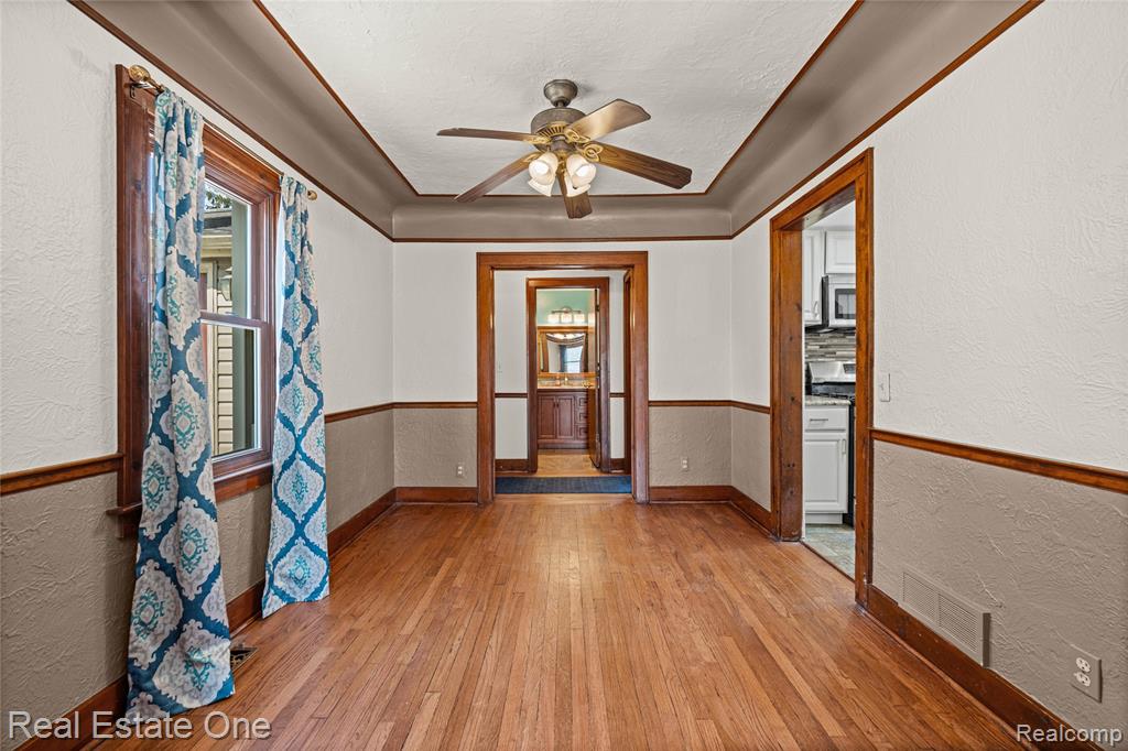 4058 Lomley Avenue, Waterford, MI 48329 — Photo 8