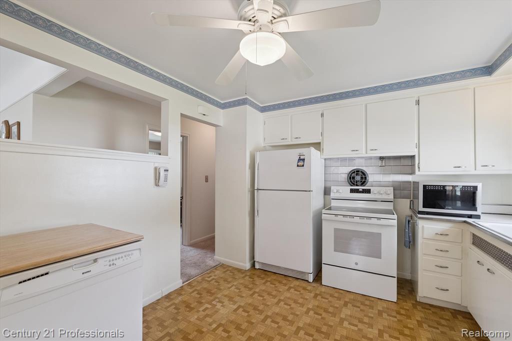 9022 Winston, Redford, MI 48239 — Photo 12
