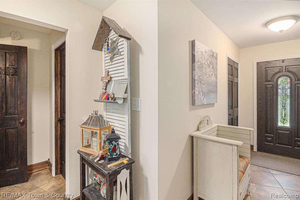 813 Birchwood Drive, Flushing, MI 48433 — Photo 6