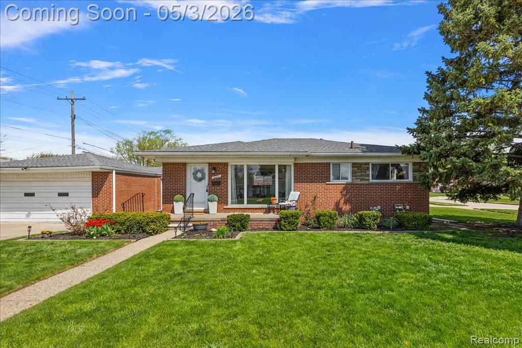 18241 Airport, Fraser, MI 48026 — Photo 2