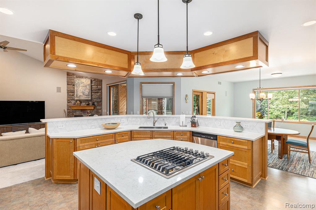 4301 Rolling Acres Drive, Hartland, MI 48353 — Photo 15
