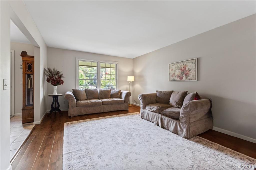 8291 Fawn Valley Circle, Clarkston, MI 48348 — Photo 9