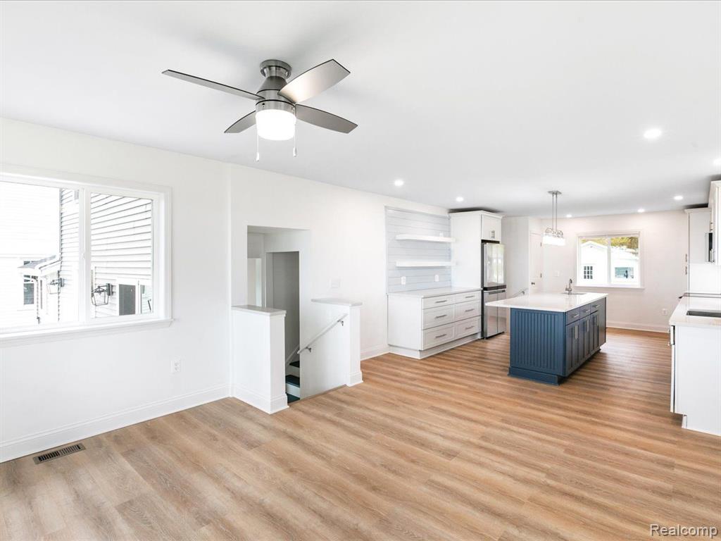5444 LAKESHORE Road, Fort Gratiot, MI 48059 — Photo 10