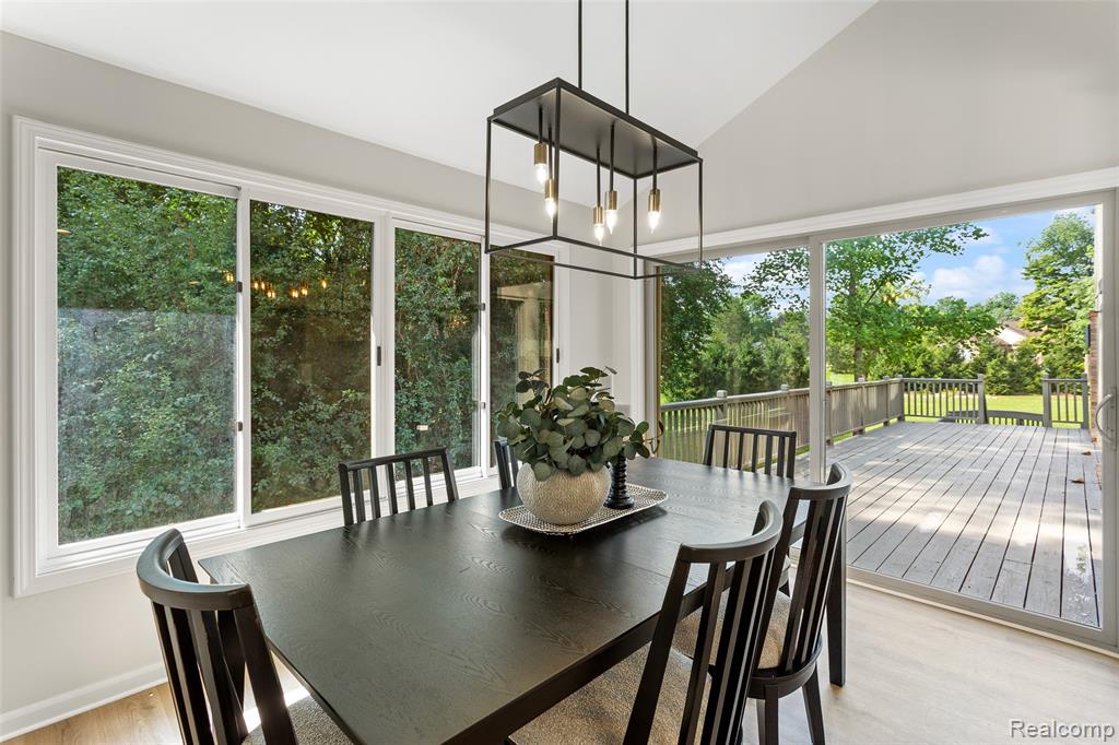 6890 Duchess Court, Troy, MI 48098 — Photo 14
