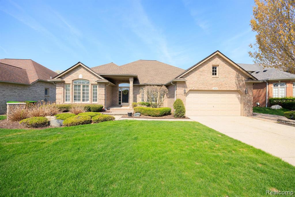 49213 Dunhill Drive, Macomb, MI 48044 — Photo 2