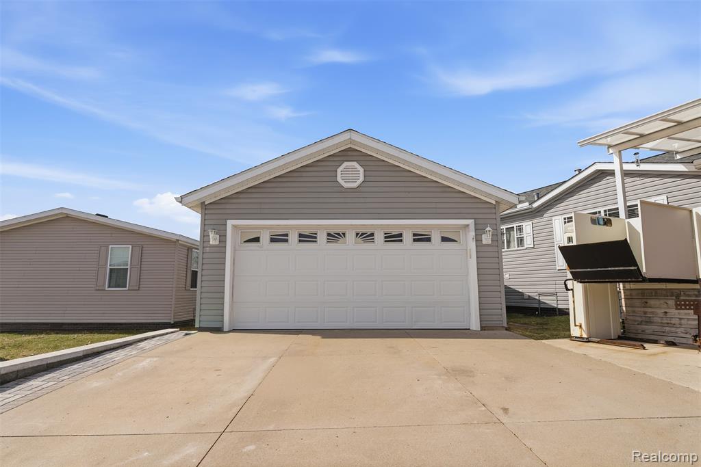 11050 Willowgreen Court, South Lyon, MI 48178 — Photo 28