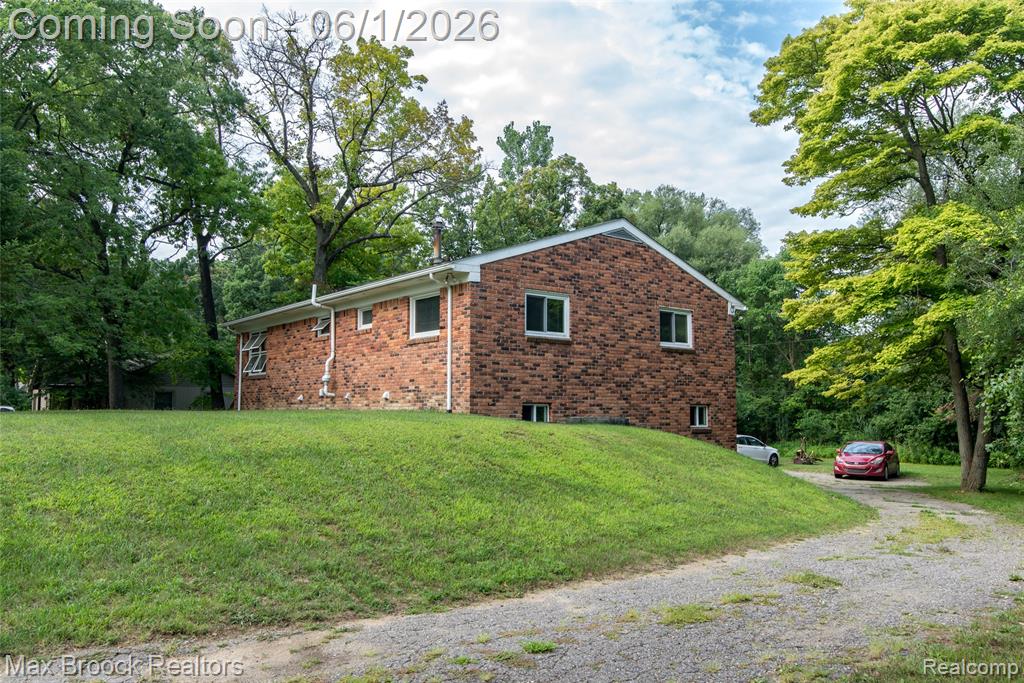 465 Robert Court, Auburn Hills, MI 48326 — Photo 2