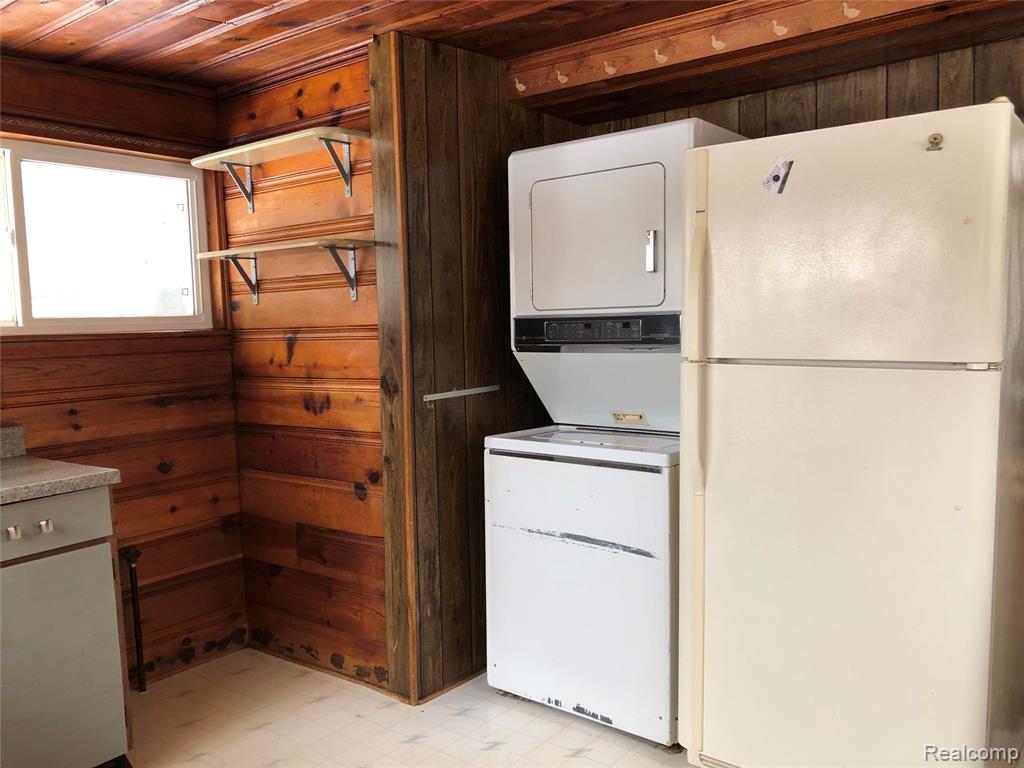 2005 Fairfield Avenue, Wixom, MI 48393 — Photo 7