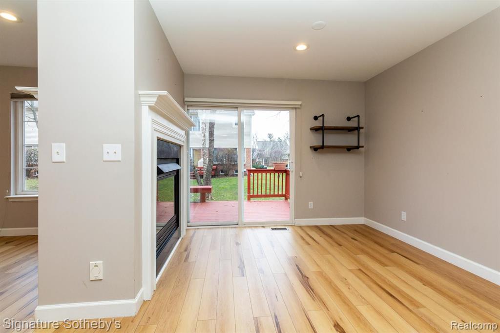 521 James Circle, Royal Oak, MI 48067 — Photo 8