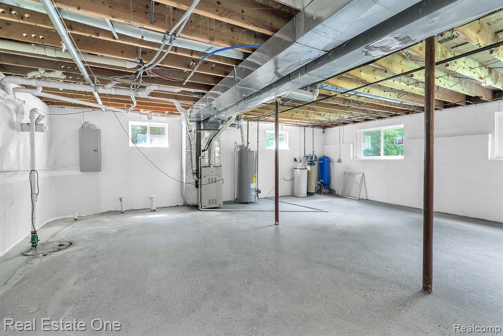 72021 Romeo Plank Road, Armada, MI — Photo 43
