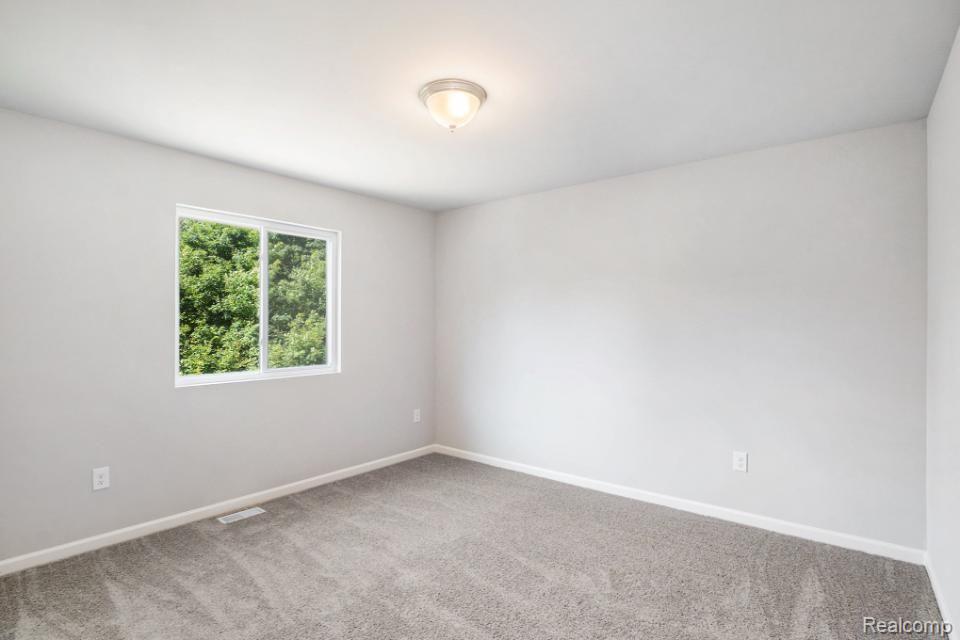 6122 Sage Court, Grand Blanc, MI 48439 — Photo 19