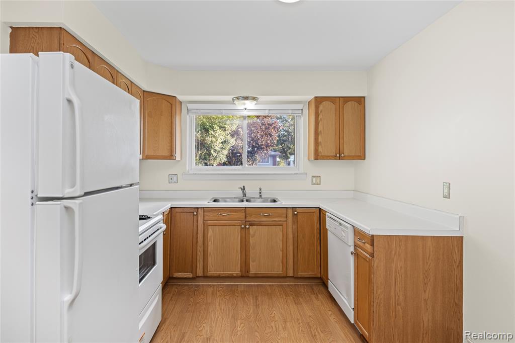 8475 Farnum Avenue, Warren, MI 48093 — Photo 9