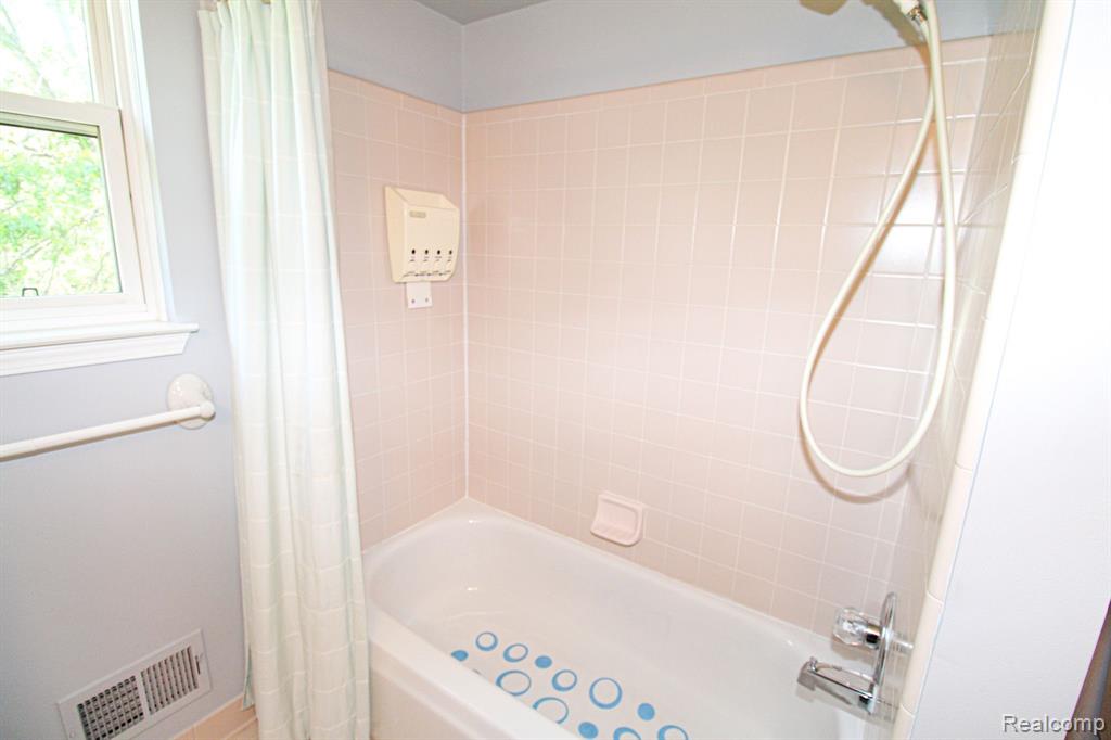 3193 RIVER MEADOW Circle, Canton, MI 48188 — Photo 18