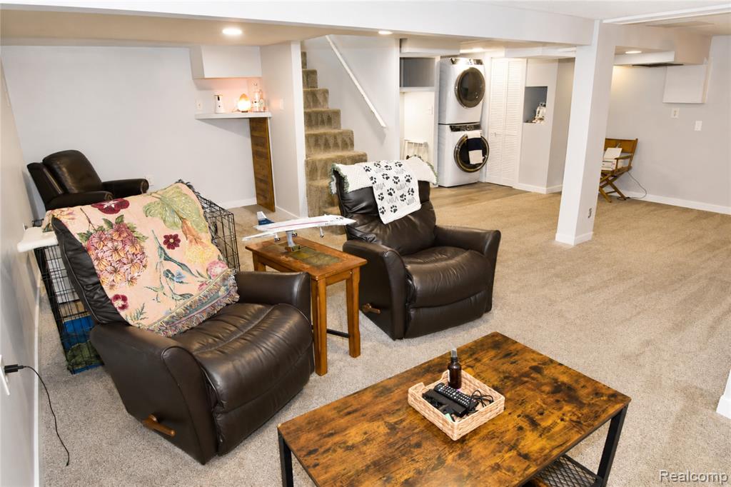 1405 Middle Road, Highland, MI — Photo 14