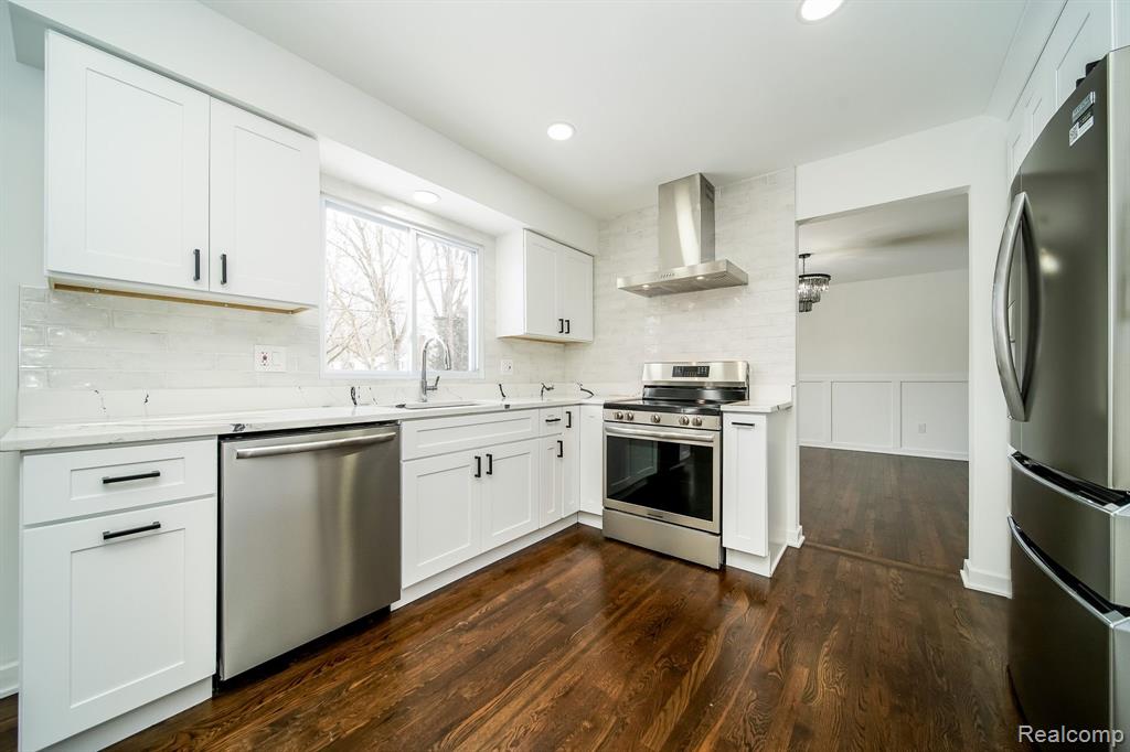 7359 SAINT AUBURN Drive, Bloomfield Hills, MI 48301 — Photo 12