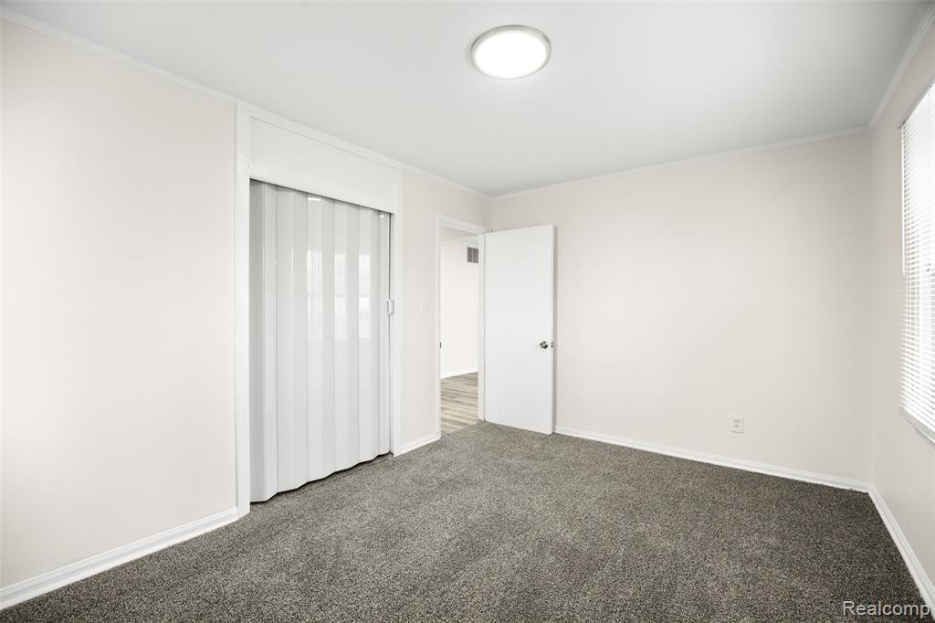 10731 Albany Street, Oak Park, MI 48237 — Photo 12