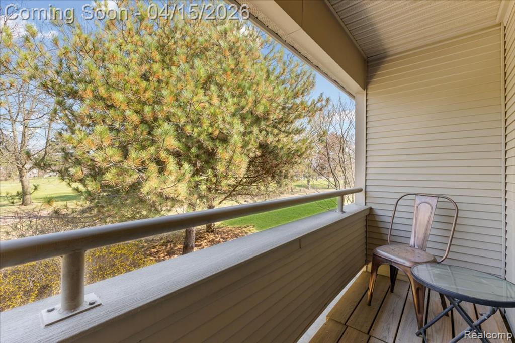 630 Ashley Circle, Rochester Hills, MI 48307 — Photo 14