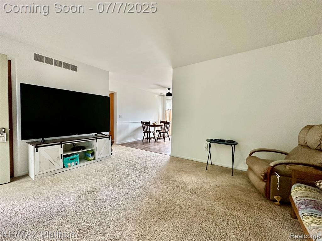 5729 Crandall Road, Howell, MI 48855 — Photo 2