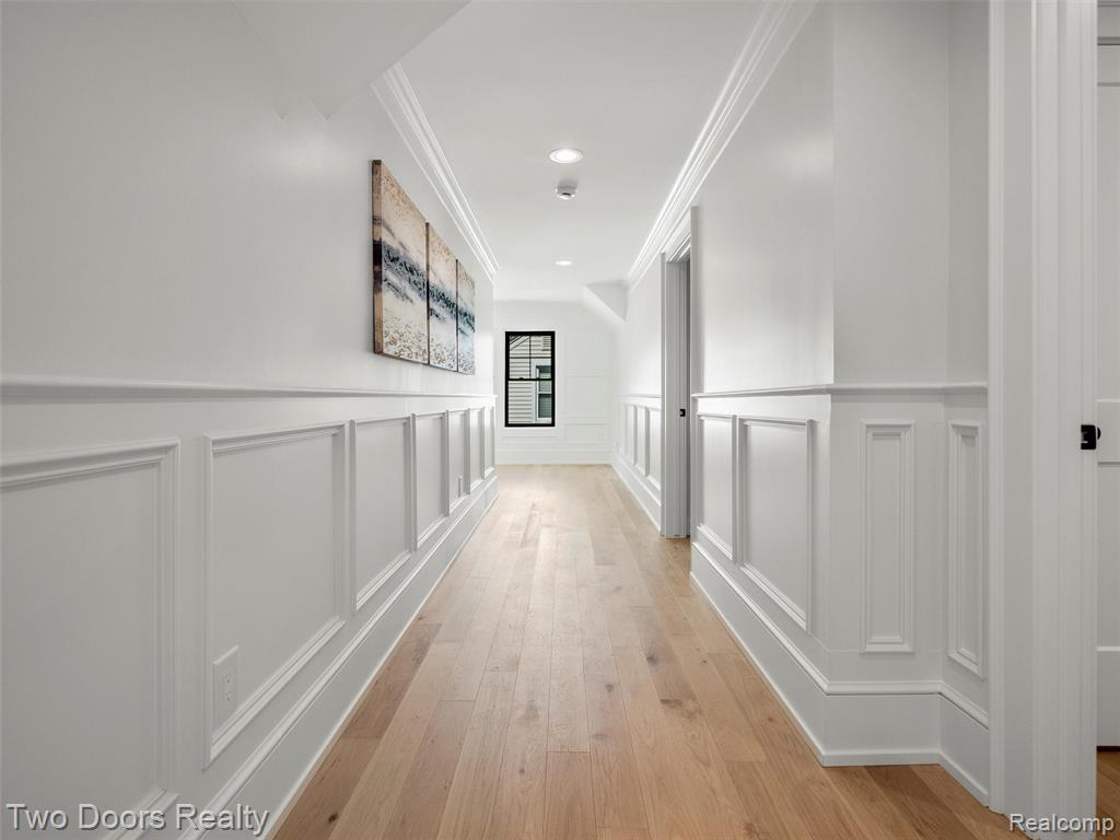 820 OAKRIDGE Avenue, Royal Oak, MI 48067 — Photo 45