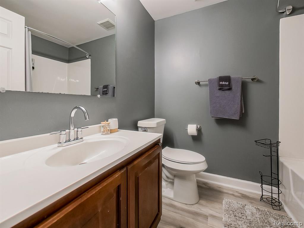 16515 TERRACE VILLAGE Drive, Taylor, MI 48180 — Photo 15
