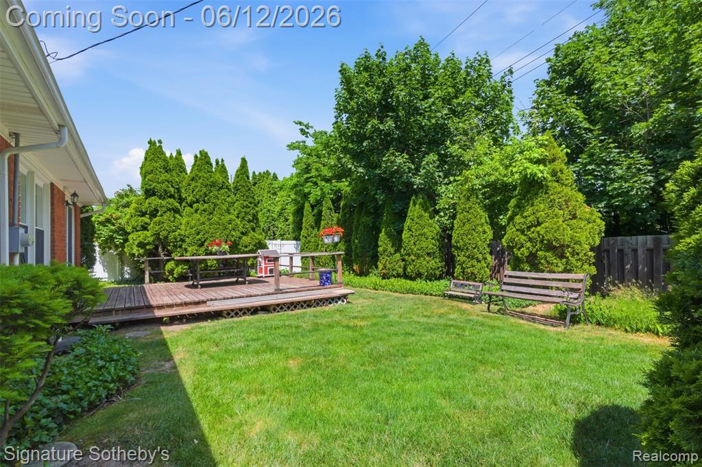 6344 Campus Drive, Dearborn Heights, MI 48127 — Photo 23