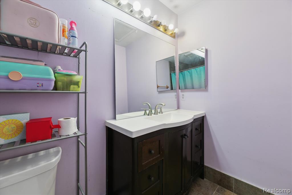 38819 Country Circle, Farmington Hills, MI 48331 — Photo 16