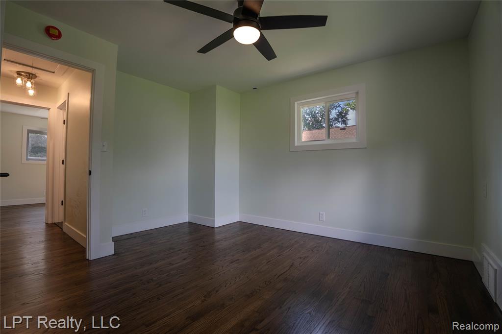 19412 Gaylord, Redford, MI 48240 — Photo 16