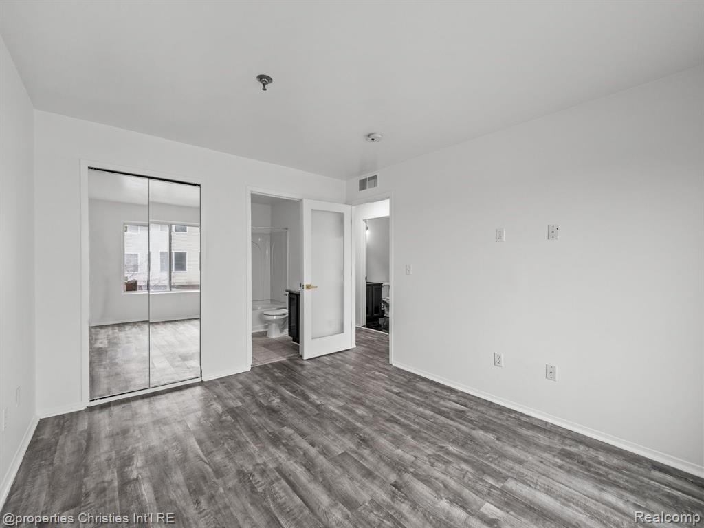 23206 CORNERSTONE VILLAGE Drive, Southfield, MI 48075 — Photo 19