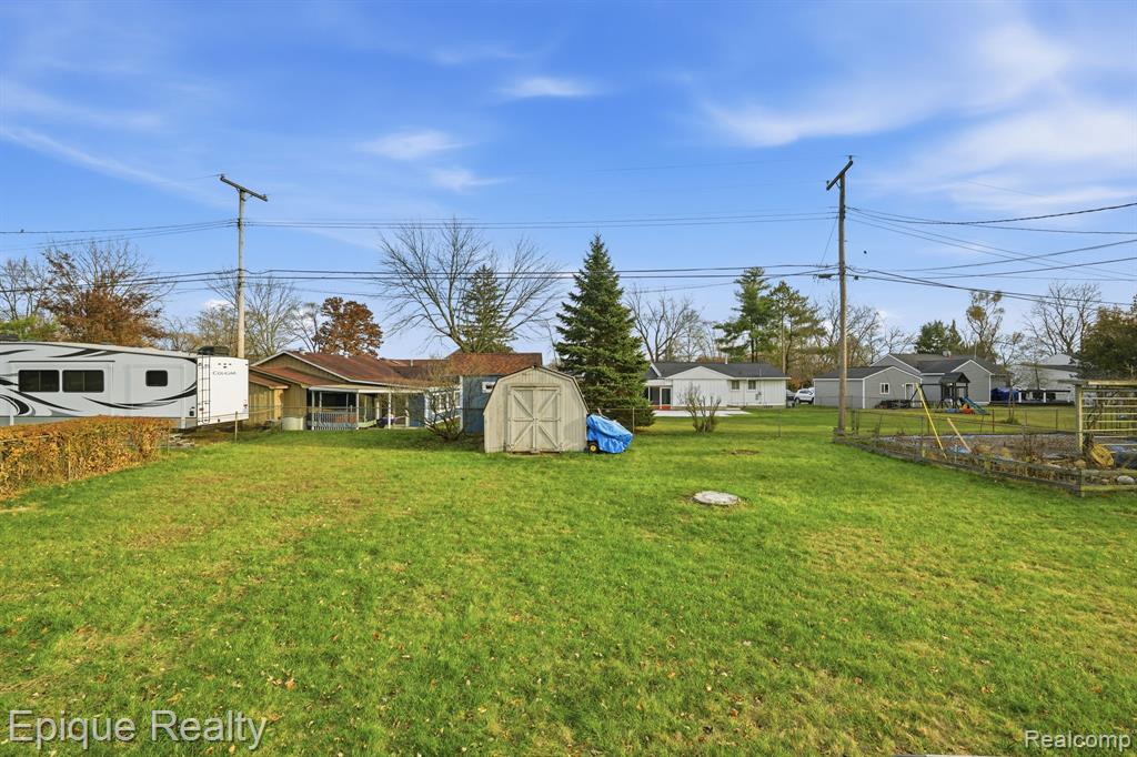 811 Los Arboles Drive, Walled Lake, MI 48390 — Photo 4